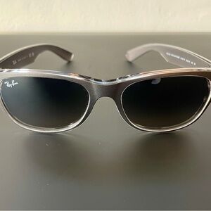 Ray-Ban New Wayfarer Sunglasses ORB2132